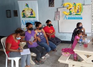 La Asociación Quincho Barrilete (AQB) en continúa labor para prevenir la violencia sexual con enfoque a la cero tolerancia de los delitos sexuales, capacitó a padres de familias del Centro de Atención Comunitaria, (CAC) del Barrio Milagro de Dios.